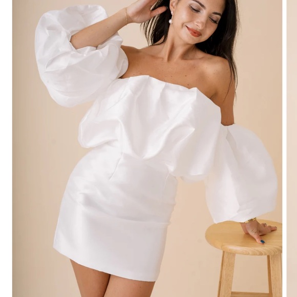 Perfect little white dress - Picture 1 of 11